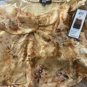 Madden NYC Floral Women's Top flowy NWT